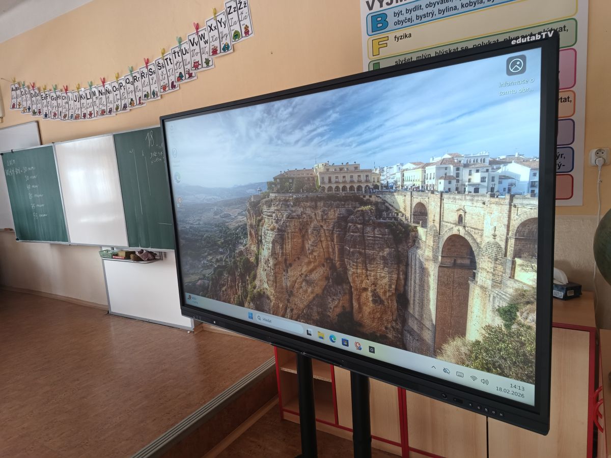 Kombinace tradiční i moderní techniky