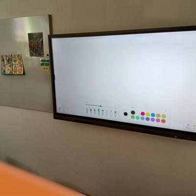 Dotykovy Monitor Na Zed 55 4 Uprava
