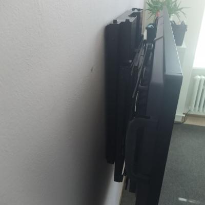 Dotykovy Monitor S Pohyblivym Mechanizmem Nastaveni Vysky 7