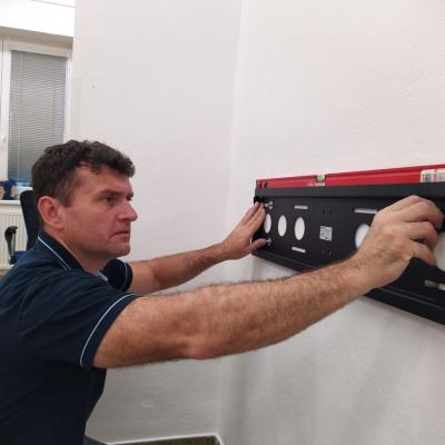 Instalace Dotykovych Monitoru Televizi 2