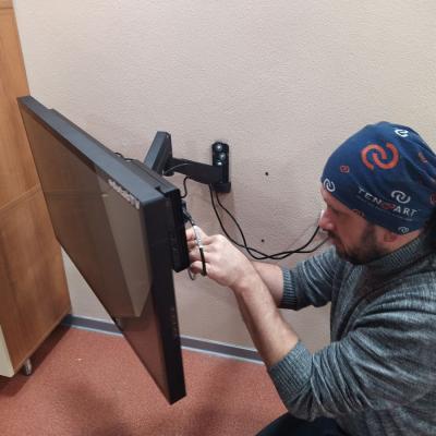 Instalace Dotykovych Monitoru Televizi 5