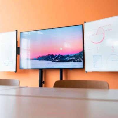 Interaktivní dotykové monitory s tabulí