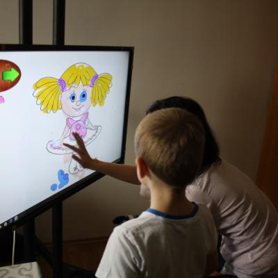 Prakticke Vyuziti Edutabtv Interaktivni Televize Pro Skoly Skolky Firmy 20171017 1175063268