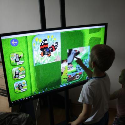 Prakticke Vyuziti Edutabtv Interaktivni Televize Pro Skoly Skolky Firmy 20171017 1265542372