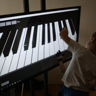 Prakticke Vyuziti Edutabtv Interaktivni Televize Pro Skoly Skolky Firmy 20171017 1269339318