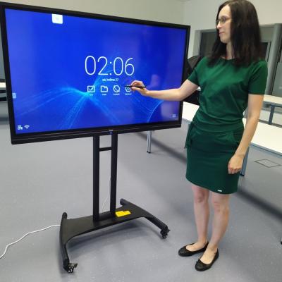 Dotykove Monitory Pro Profesionalni Vyuziti Uhlopiky 55 98 20220531 1229091266