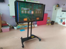 dotykove-monitory-s-prislusenstvim-005